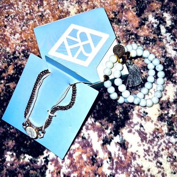 AMELIA RUE || Cora 4-Piece Bracelet Set in Cyan/Gray + Gold ⭐️NEW IN BOX⭐️ - Picture 2 of 7